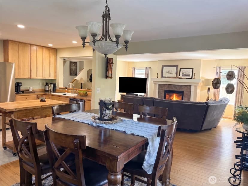Property photo for 24131 235th Avenue Se, Maple Valley photo 13
