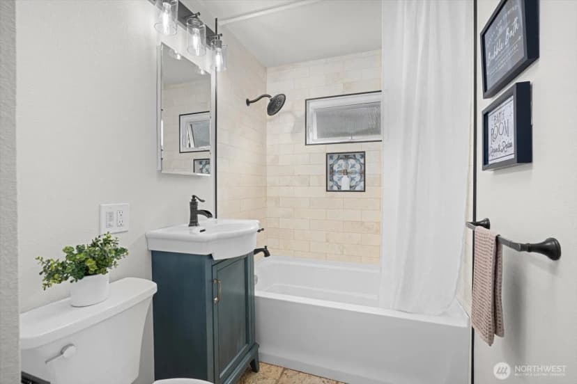 Property photo for 3903 Sw Dakota Street, Seattle photo 17