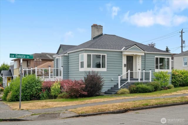 Property photo for 3903 Sw Dakota Street, Seattle photo 3