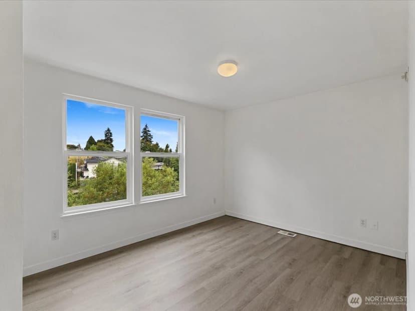 Property photo for 6705 49th Place Ne, Marysville photo 12