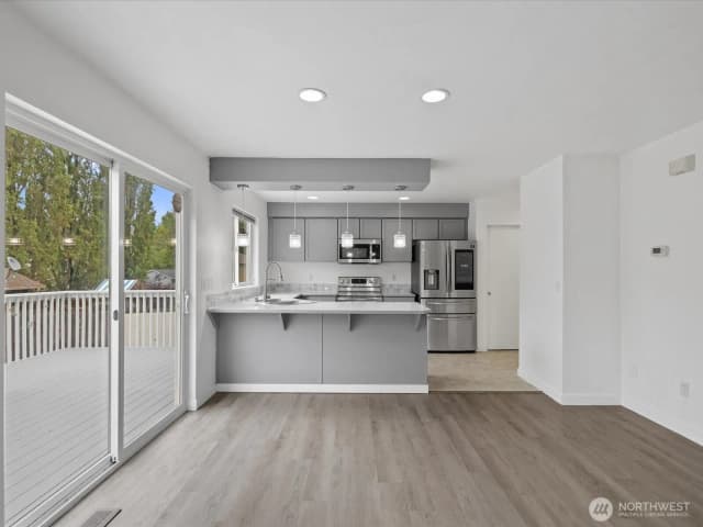 Property photo for 6705 49th Place Ne, Marysville photo 5