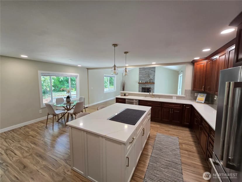 Property photo for 31207 W Lake Morton Drive Se, Kent photo 7