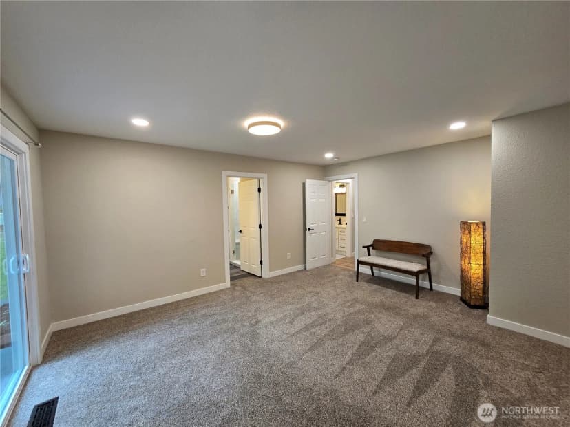 Property photo for 31207 W Lake Morton Drive Se, Kent photo 9