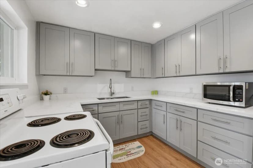 Property photo for 851 Pierce Avenue Ne, Renton photo 11