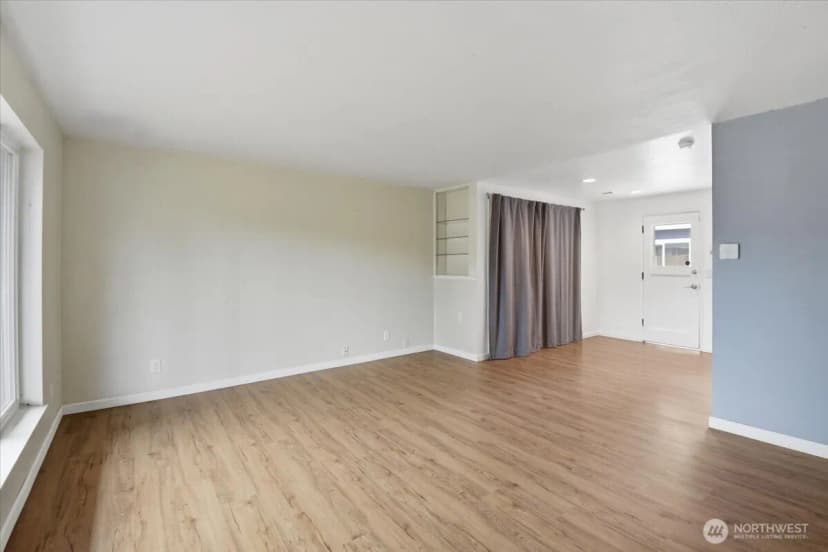Property photo for 851 Pierce Avenue Ne, Renton photo 6