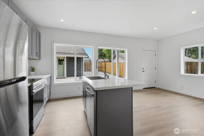 Property photo for 851 Pierce Avenue Ne, Renton photo 24