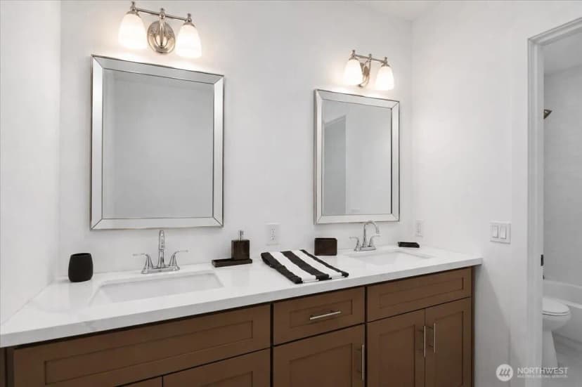 Property photo for 851 Pierce Avenue Ne, Renton photo 28