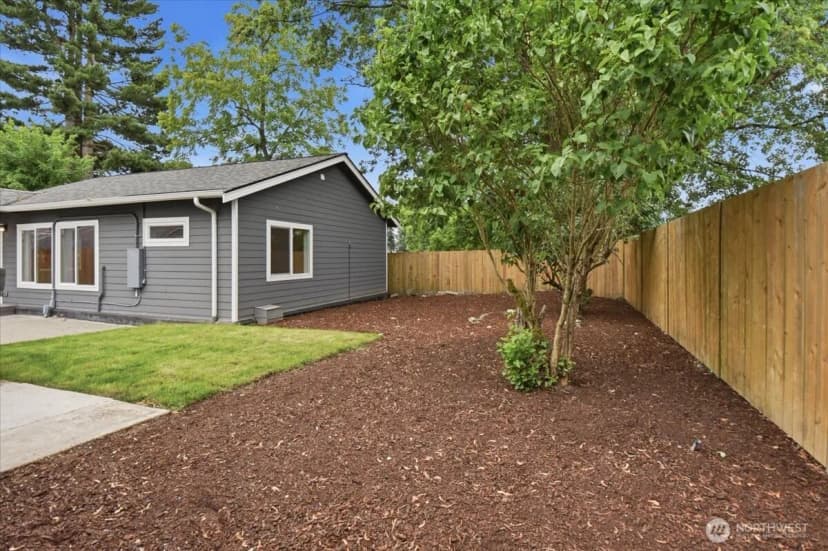 Property photo for 851 Pierce Avenue Ne, Renton photo 32