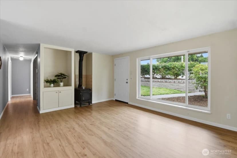 Property photo for 851 Pierce Avenue Ne, Renton photo 5
