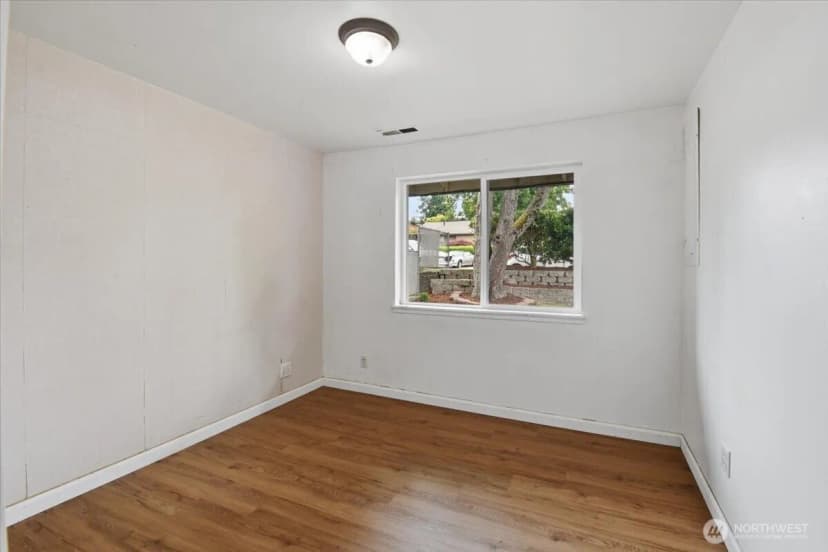 Property photo for 851 Pierce Avenue Ne, Renton photo 16