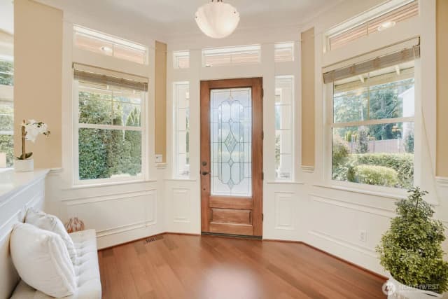 Property photo for 13042 Ne 8th Street, Bellevue photo 4