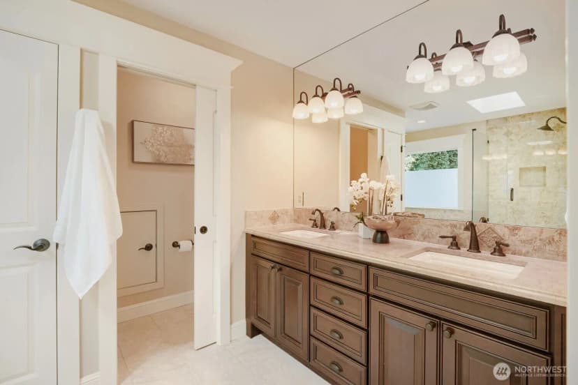 Property photo for 13042 Ne 8th Street, Bellevue photo 26