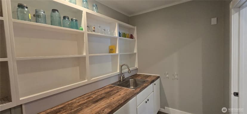 Property photo for 33340 Us Highway 97, Oroville photo 9