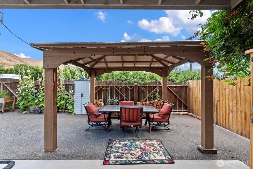 Property photo for 2020 & 2024 Easy St, Wenatchee photo 11