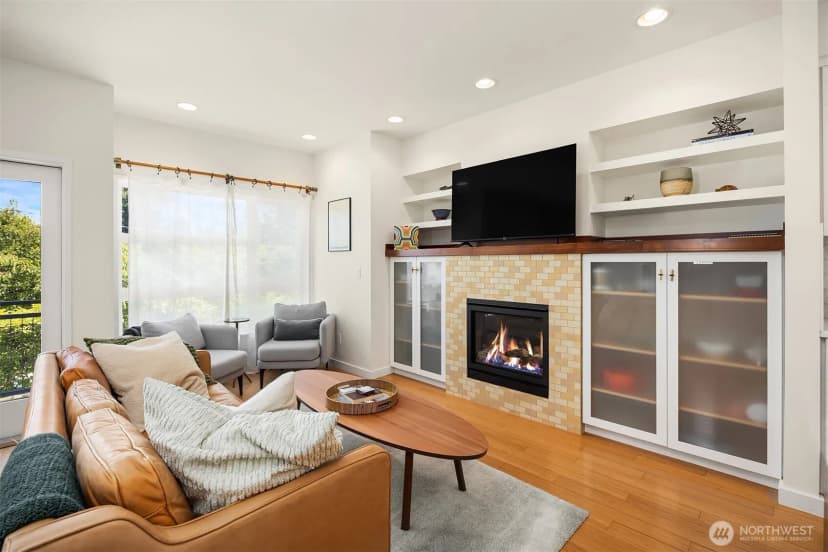 Property photo for 209 27th Avenue E #b, Seattle