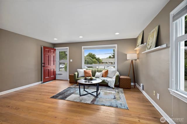 Property photo for 11326 14th Avenue Ne, Seattle photo 5