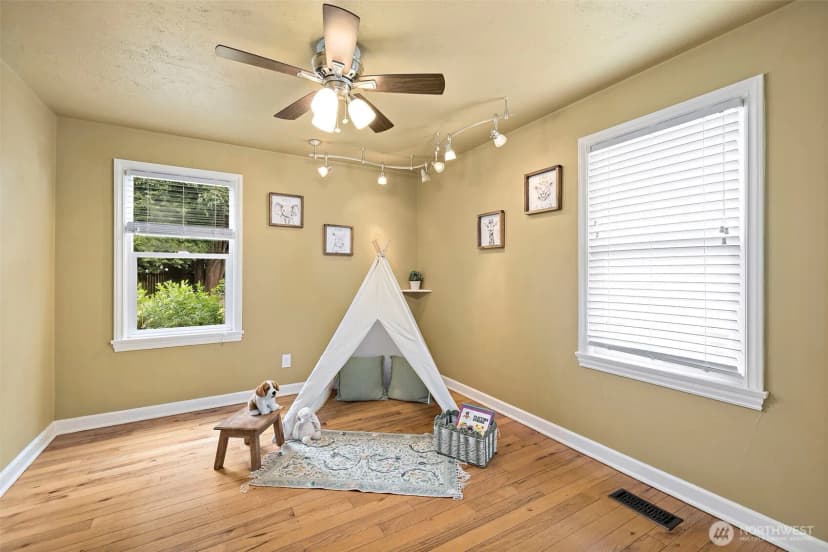 Property photo for 11326 14th Avenue Ne, Seattle photo 8