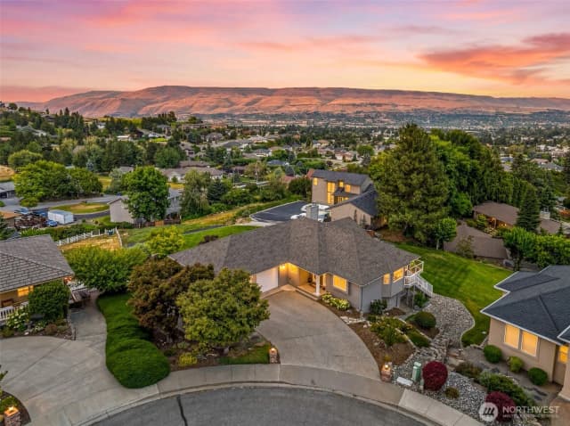 Property photo for 507 Day Road, Wenatchee