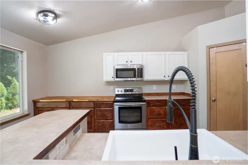 Property photo for 33110 27th Avenue E, Roy photo 12