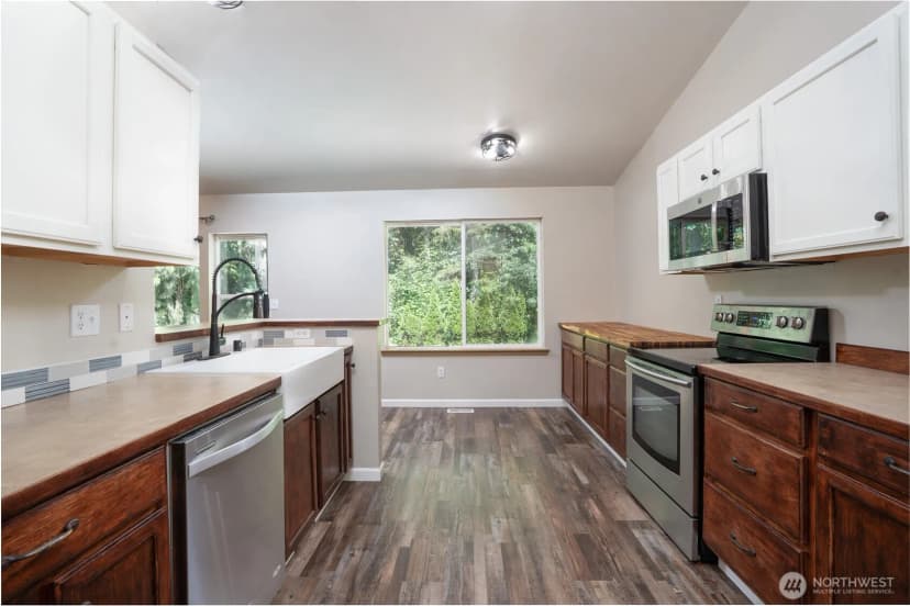Property photo for 33110 27th Avenue E, Roy photo 11