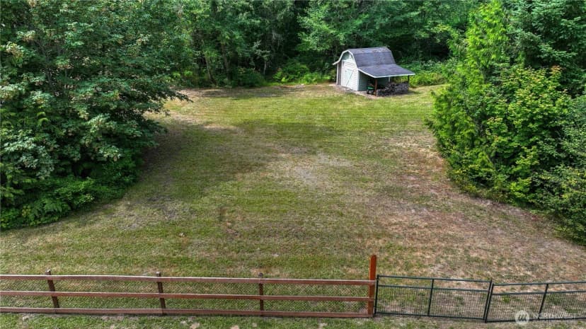 Property photo for 33110 27th Avenue E, Roy photo 32