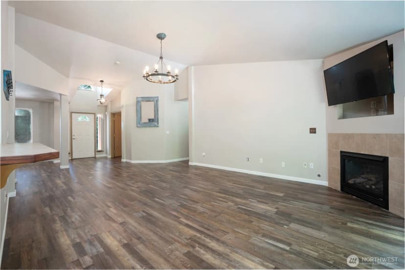 Property photo for 33110 27th Avenue E, Roy photo 6