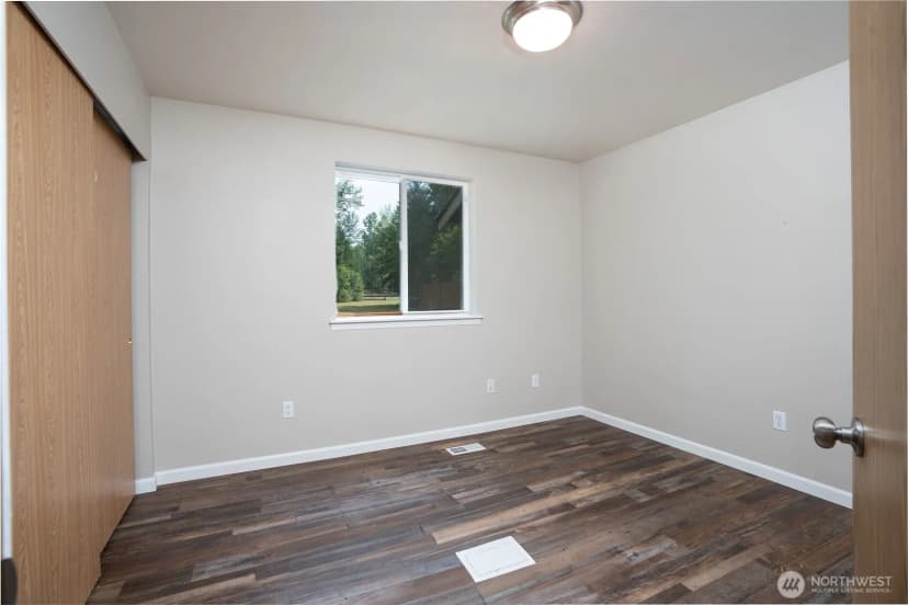 Property photo for 33110 27th Avenue E, Roy photo 21