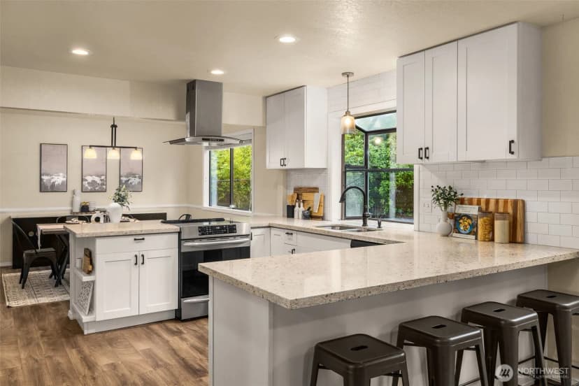 Property photo for 17021 76th Avenue W, Edmonds photo 8