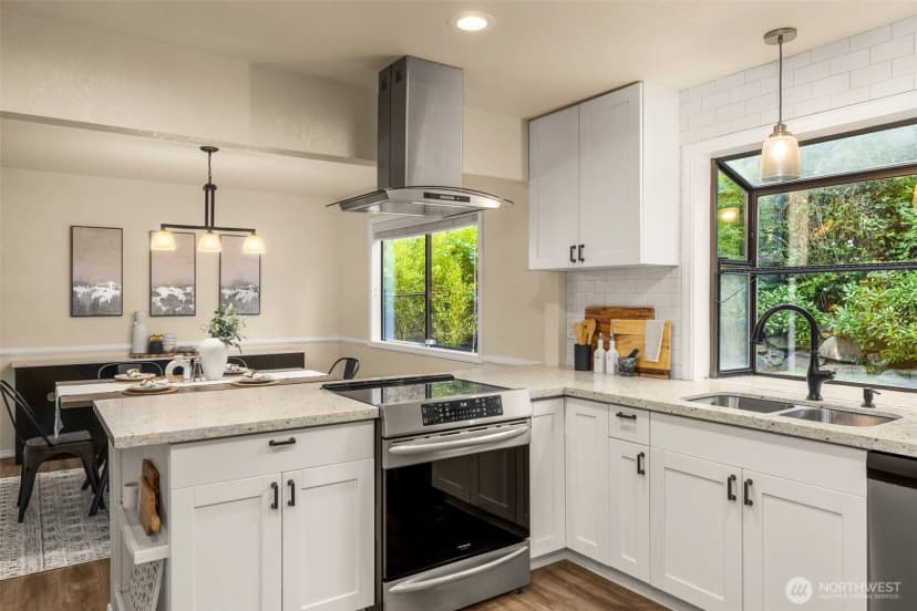 Property photo for 17021 76th Avenue W, Edmonds photo 9