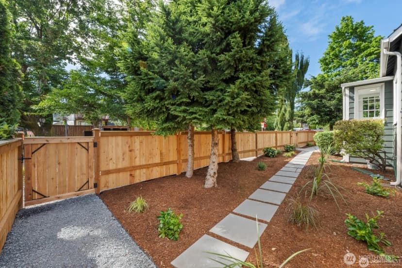 Property photo for 11556 17th Avenue Ne, Seattle photo 31