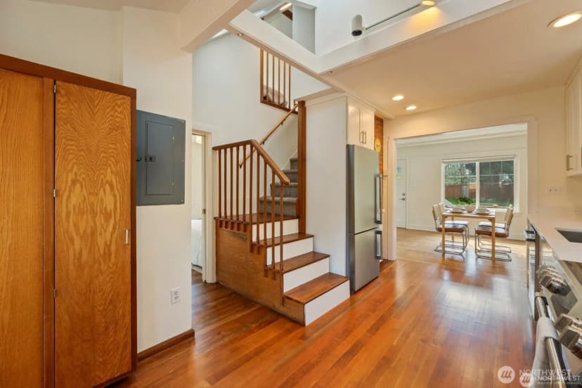 Property photo for 11556 17th Avenue Ne, Seattle photo 16