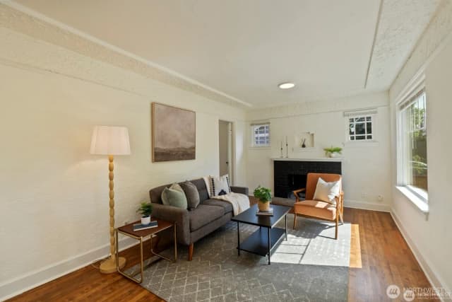 Property photo for 11556 17th Avenue Ne, Seattle photo 5