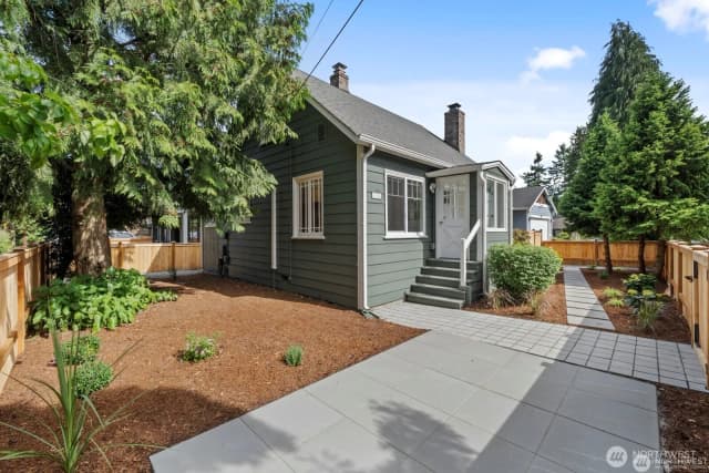 Property photo for 11556 17th Avenue Ne, Seattle photo 2