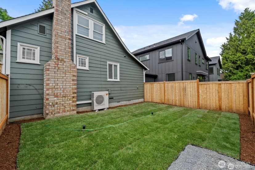 Property photo for 11556 17th Avenue Ne, Seattle photo 32