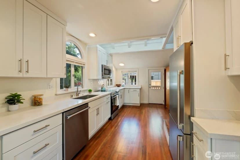Property photo for 11556 17th Avenue Ne, Seattle photo 12