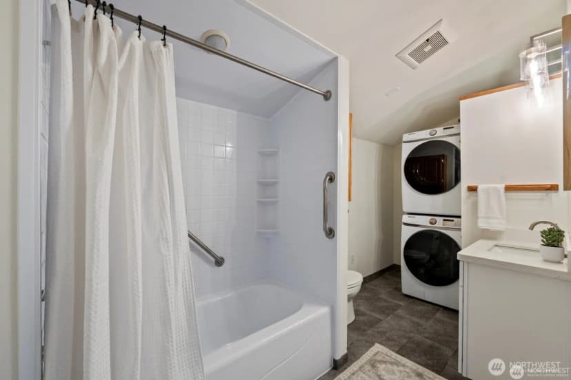 Property photo for 11556 17th Avenue Ne, Seattle photo 21