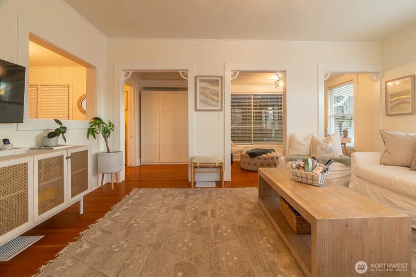 Property photo for 116 4th Avenue N, Edmonds photo 9
