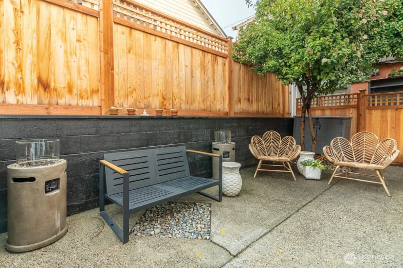 Property photo for 116 4th Avenue N, Edmonds photo 33