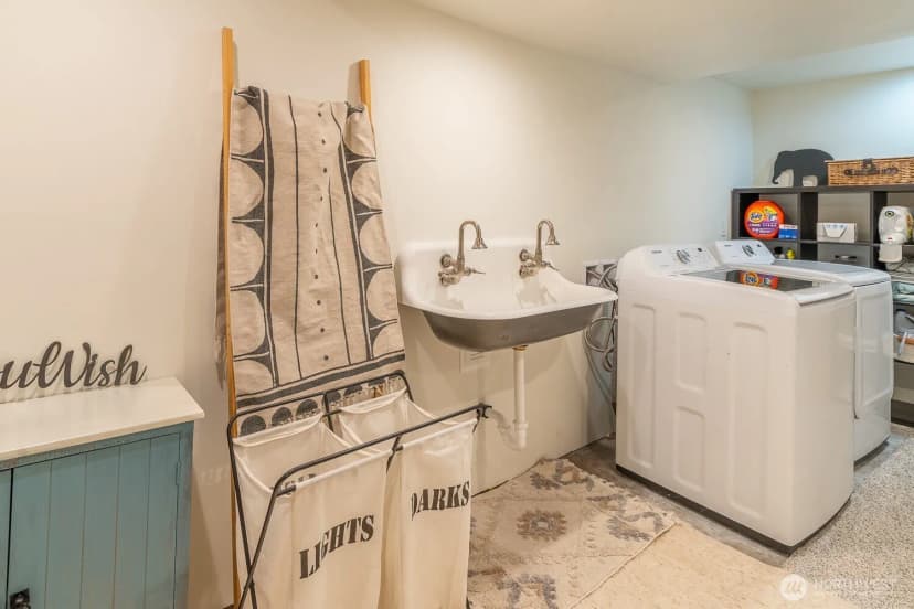 Property photo for 116 4th Avenue N, Edmonds photo 29