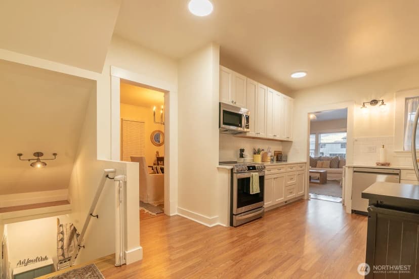 Property photo for 116 4th Avenue N, Edmonds photo 14