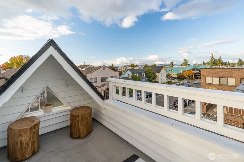 Property photo for 116 4th Avenue N, Edmonds photo 28