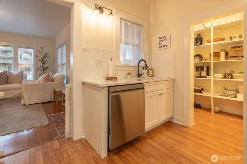 Property photo for 116 4th Avenue N, Edmonds photo 15
