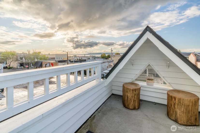 Property photo for 116 4th Avenue N, Edmonds photo 27