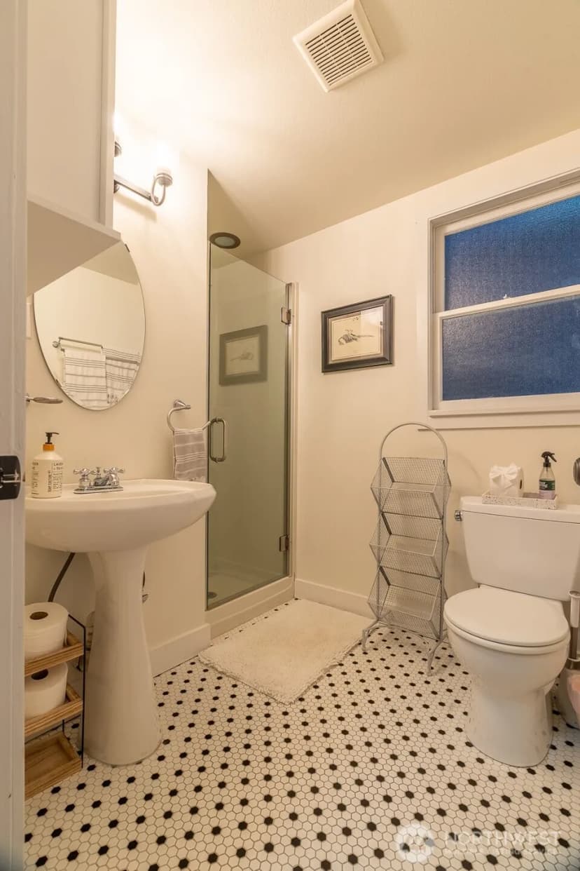 Property photo for 116 4th Avenue N, Edmonds photo 18