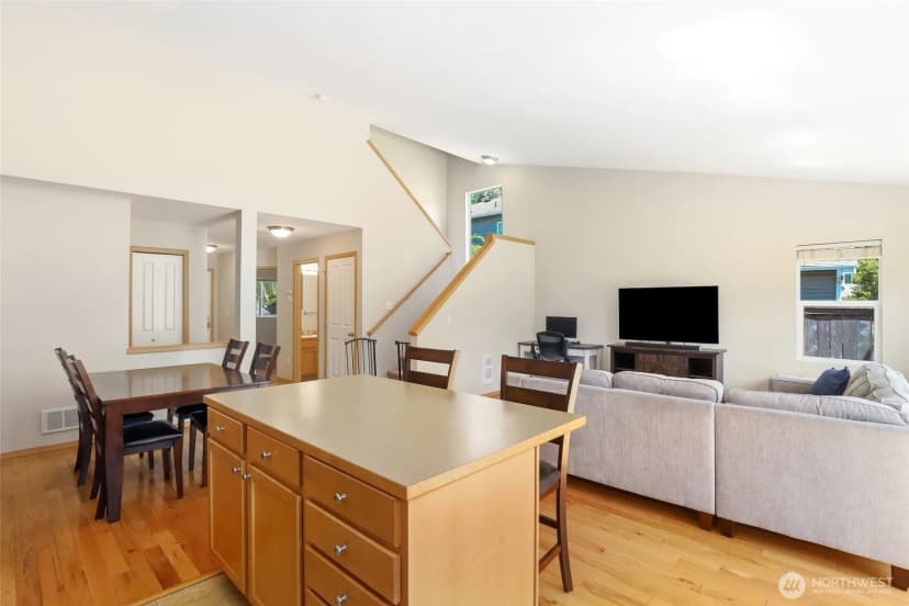 Property photo for 24027 Se 282nd Street, Maple Valley photo 10