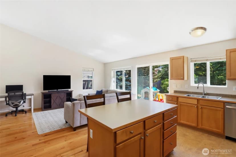 Property photo for 24027 Se 282nd Street, Maple Valley photo 9