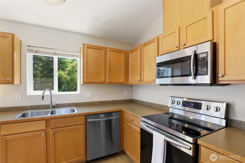Property photo for 24027 Se 282nd Street, Maple Valley photo 12