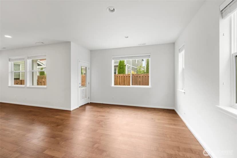 Property photo for 4502 31st Avenue Se, Everett photo 17