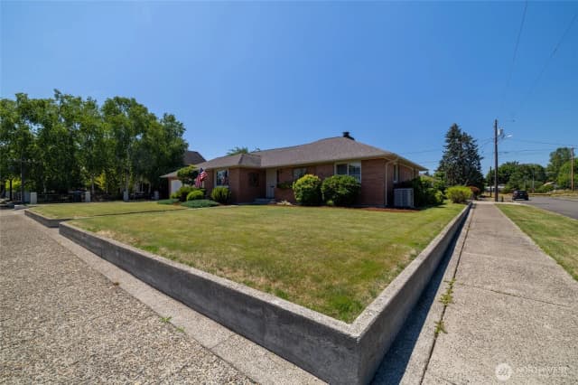 Property photo for 727 K Street, Centralia photo 3