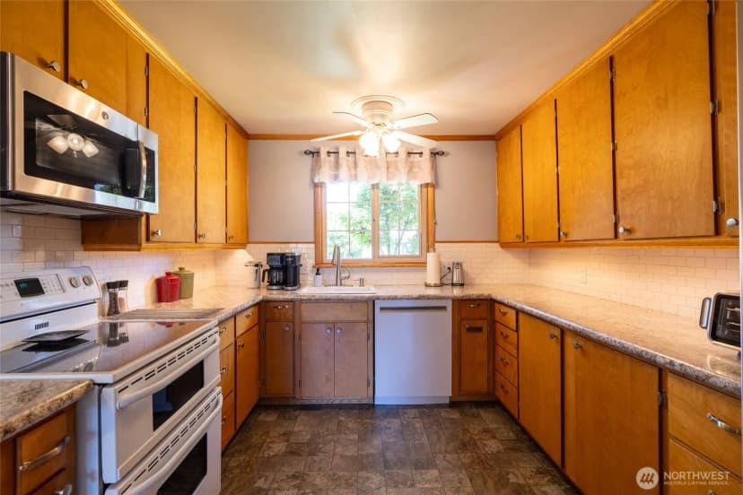 Property photo for 727 K Street, Centralia photo 10